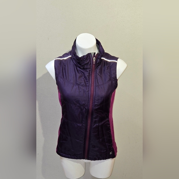 Title nine Jackets & Blazers - Title Nine Power Puffer Asymmetrical Full Zip Mock Neck Vest Women's Size Small
